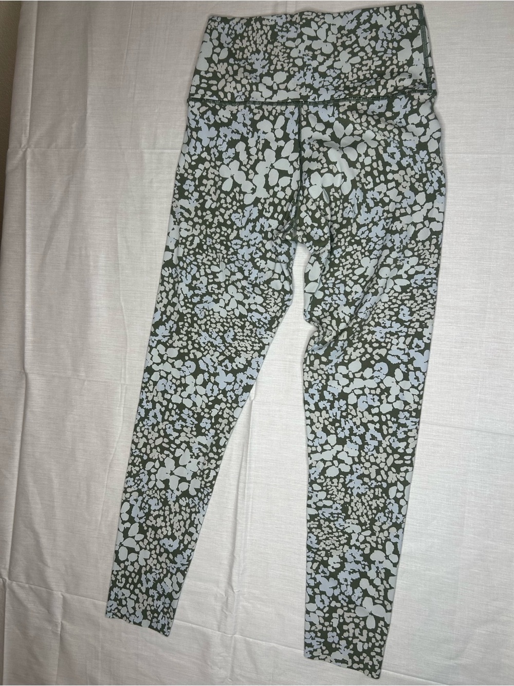 Two piece set Offline - Picture 4 of 8